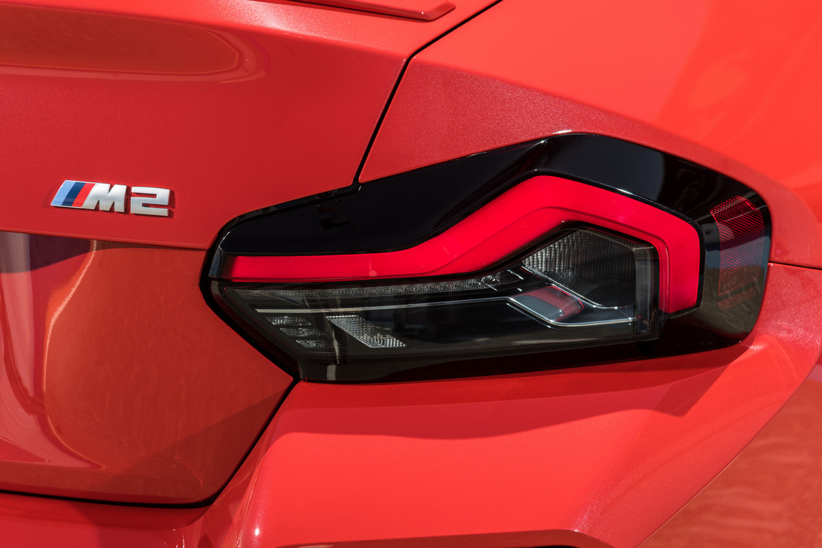 P90481818_highRes_the-all-new-bmw-m2-d