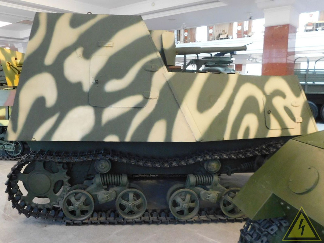 Макет советского бронированного трактор ХТЗ-16, Музейный комплекс УГМК, Верхняя Пышма DSCN5528
