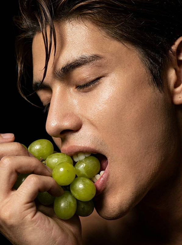 SPOILER Man biting green 202604120906