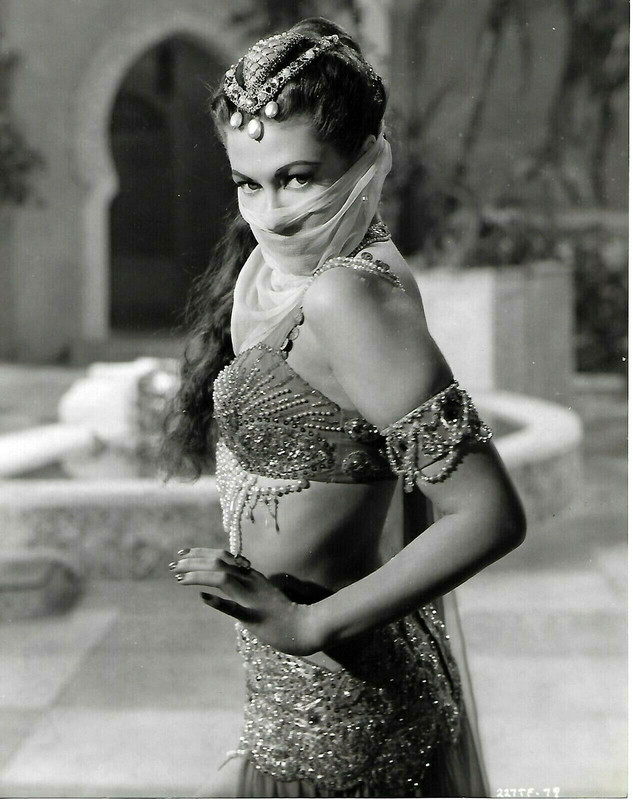 Yvonne_De_Carlo_c98