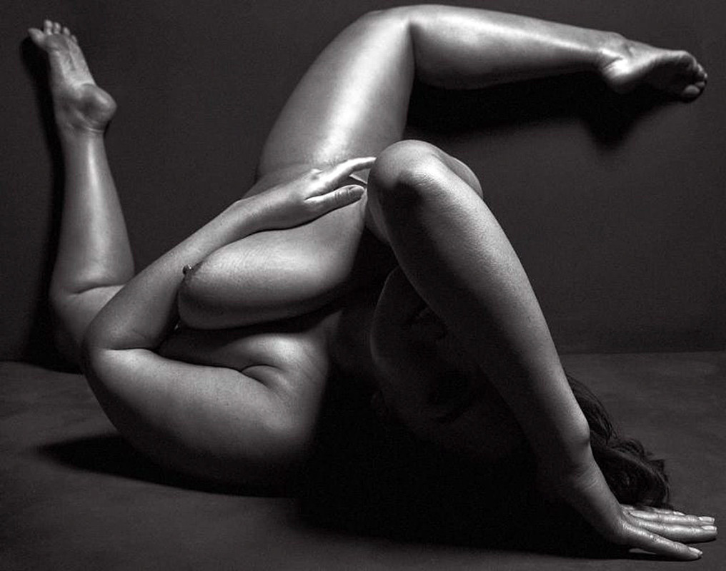Ashley-Graham-Nude-076