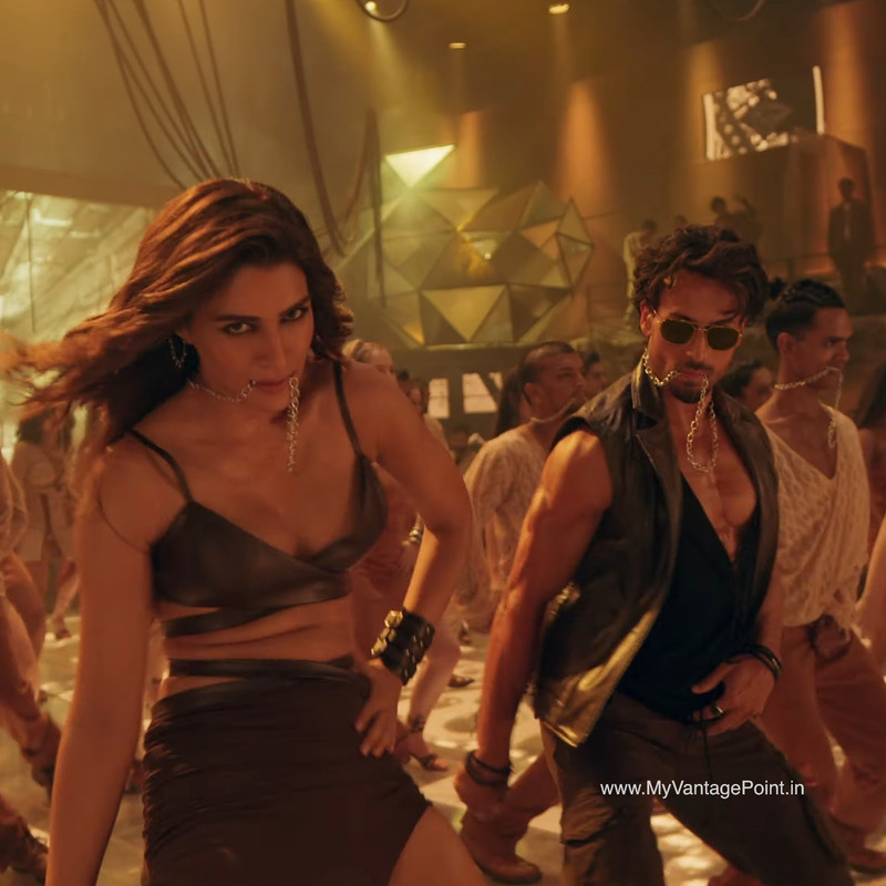 hd-wallpaper-of-kriti-sanon-in-ganapath