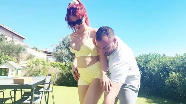 JacquieEtMichelTV – Norah – Gives in to temptation