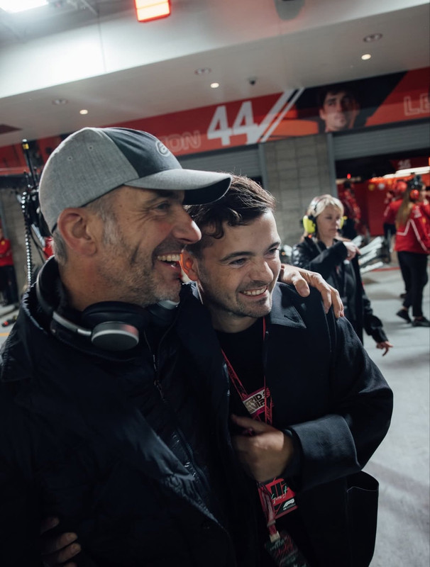 G6ia7IIXEAAj-XR3-format-jpg-name-large.j