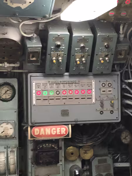 94-maneuvering-room-03.avif