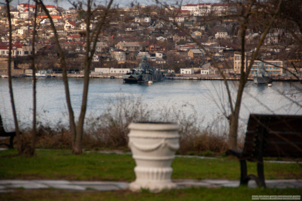 Ships-pier-9793