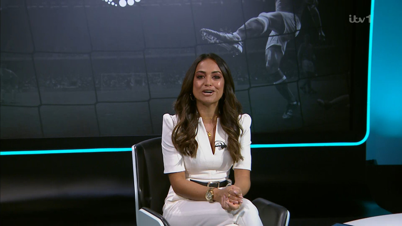 English.Football.League.Highlights.S01E26.ts_snapshot_01.44.43.846
