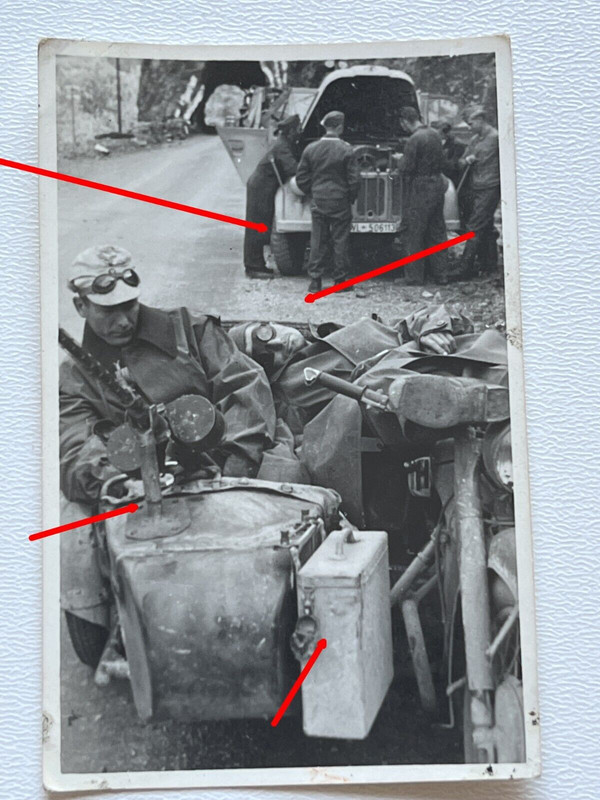 Foto, Kradmelder im Einsatz, MG an Bord, Krad, Motorrad, Feldmütze,