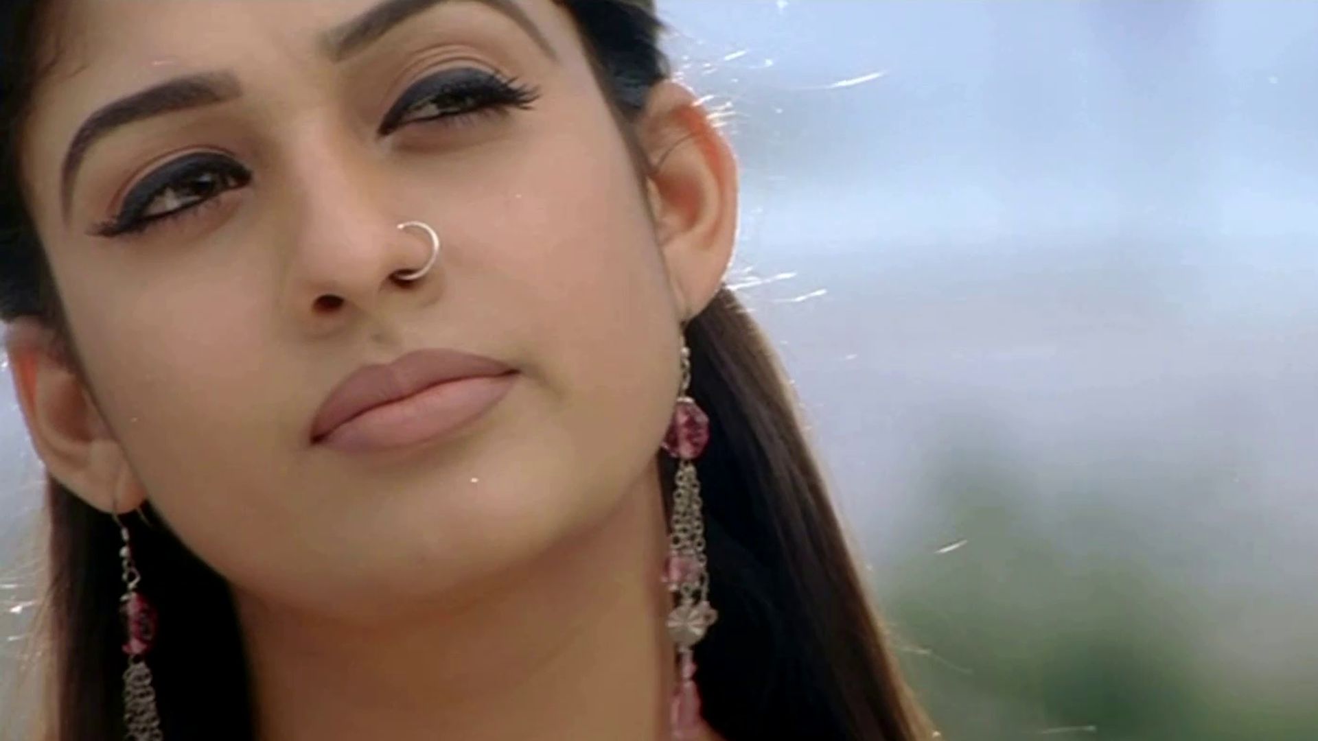 NAYANTHARA HOT HD SCREEN CAPS