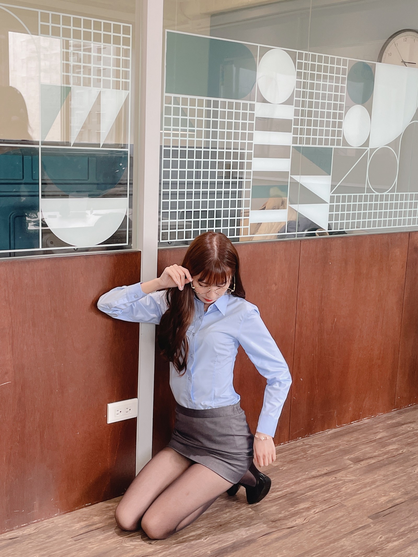 泥泥汝 OL 女郎 B 主题 写真＋视频合集｜高人气职业风作品（350P｜12V｜840MB）插图1