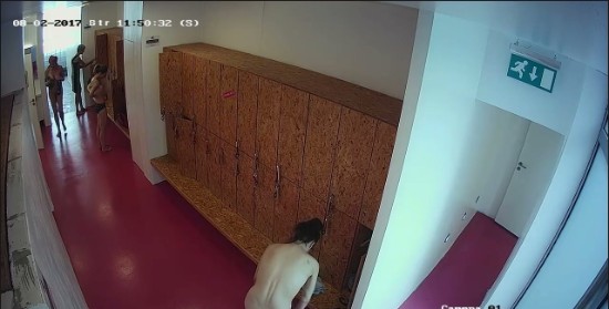 [Image: Voyeur51475094609.jpg]