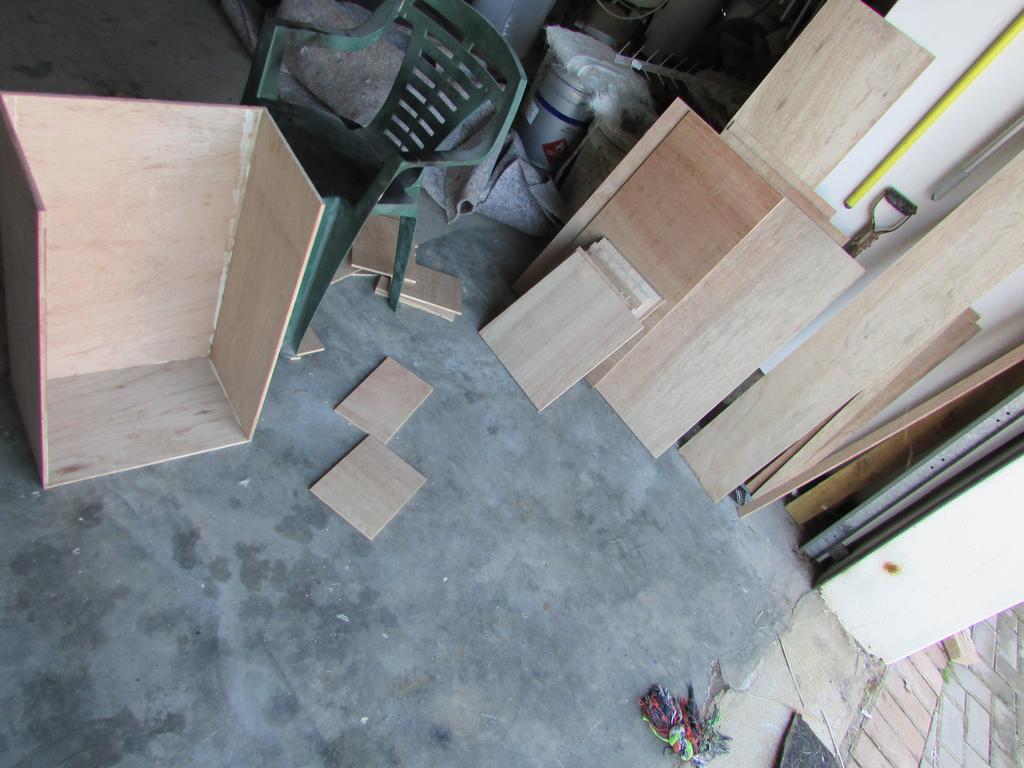 Bus kitchen cupboards (2)