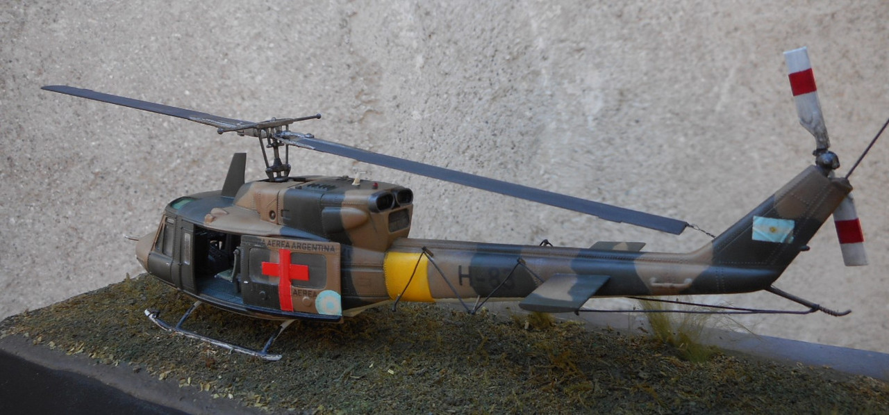 Bell 212 UH-1N (23)