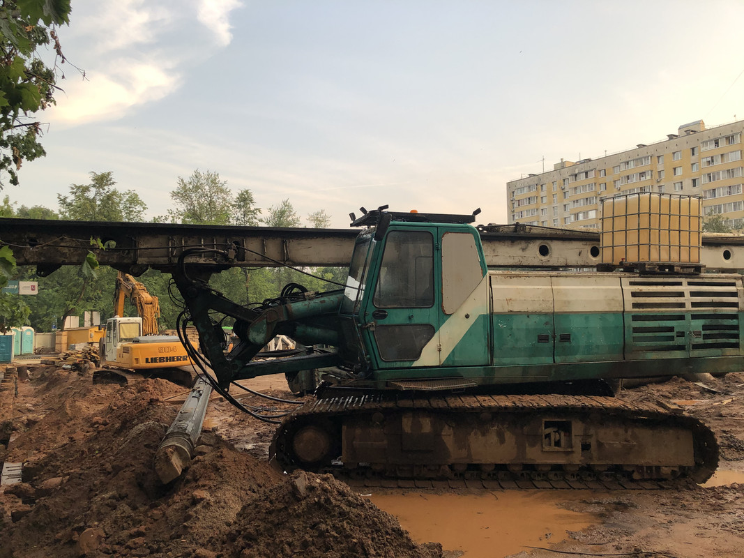 EE5C5EFA-4F50-4924-89AD-008266E85E3C