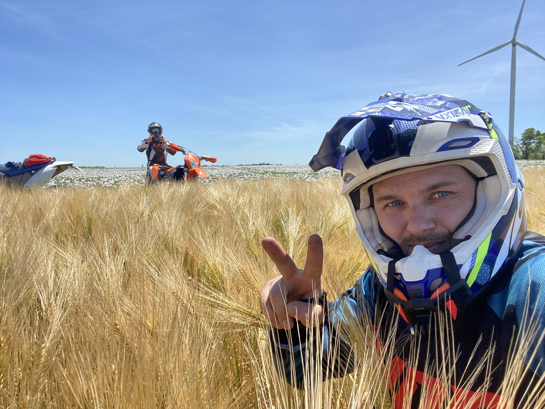 ACAAC548-451F-42B8-94A9-1C2F124BD369