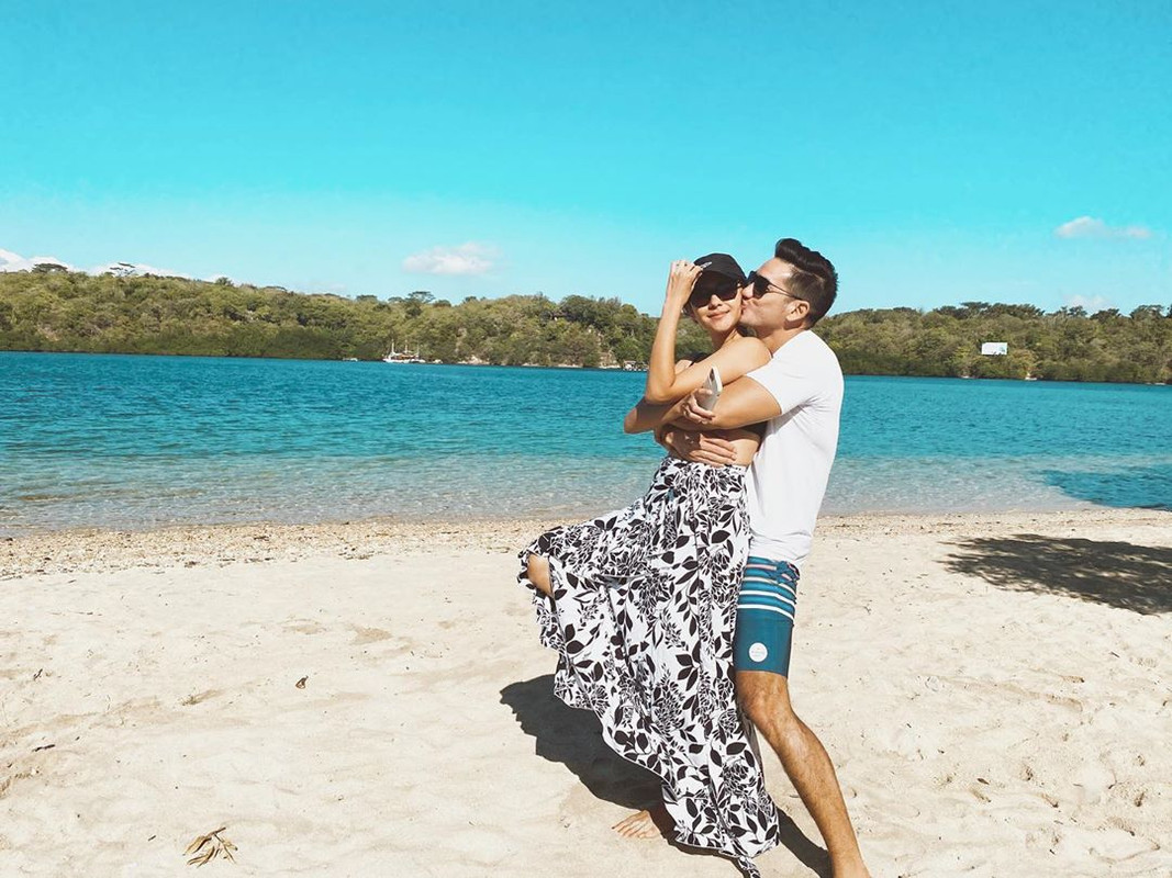 Nana Mirdad dan Andrew White memilih tinggal di Pulau Bali bersama anak-anakny