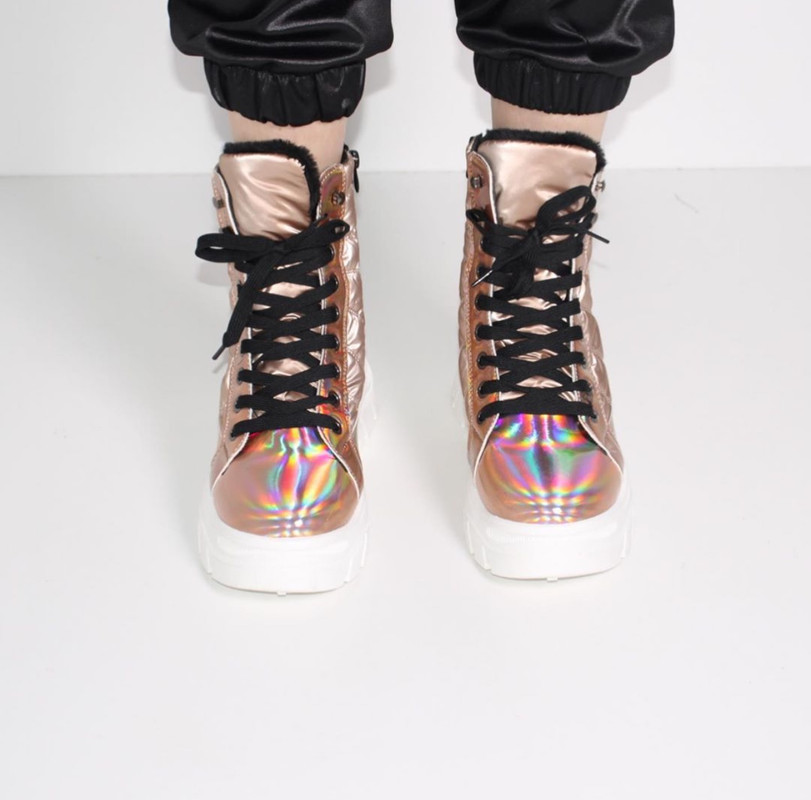 AD482C22-CD16-4D06-90F9-76075DEDF9A7