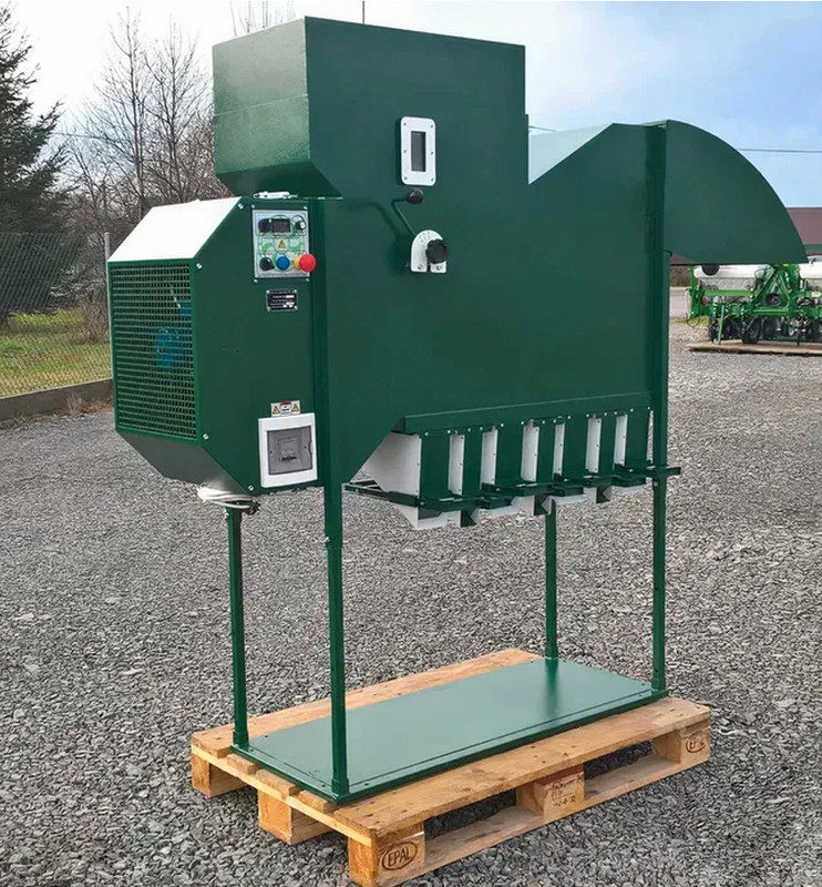 Сепаратор для очищення зерна