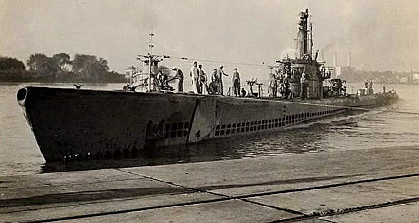 TO-SERVE-MAN-USS-TIRANTE-FOTOR.jpg