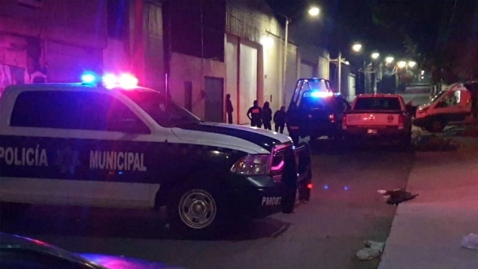 En medio de la calle y en presencia de transeúnte, sicarios dan muerte a un hombre