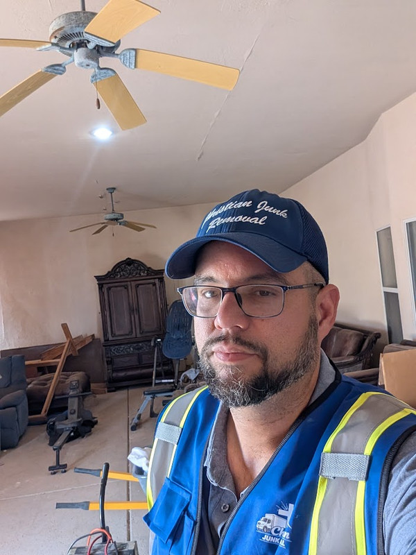 Carefree junk removal job photo