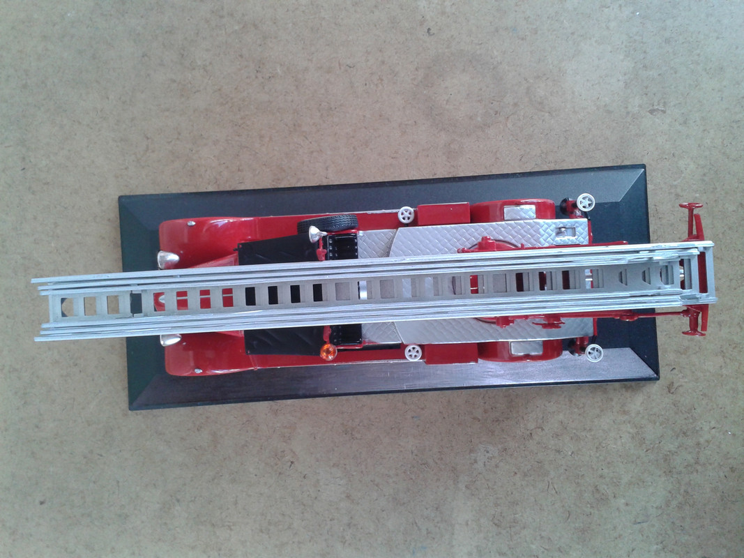 1939 Delahaye Type 103 con escalera Magirus hidráulica TTL de 26 metros “Bomberos del Principado de 