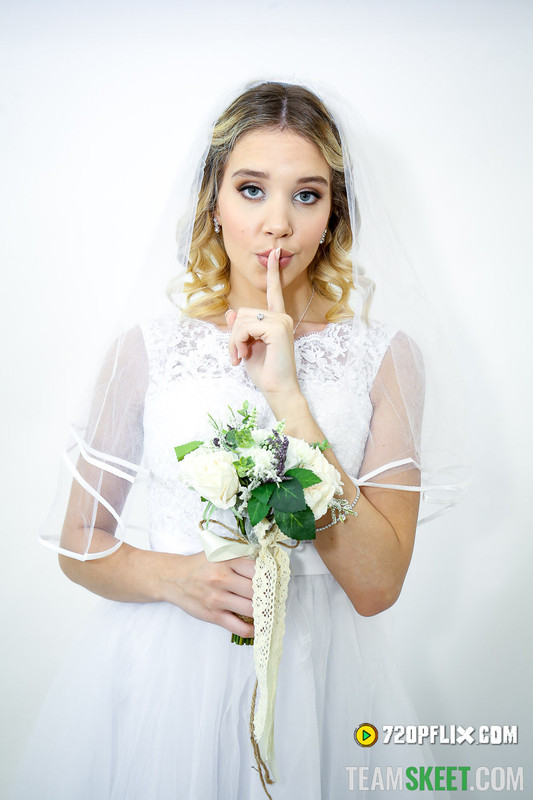Wedding Photographer (2024) TeamSkeet English Short Film 720p HDRip 550MB Download