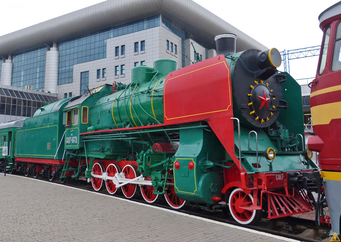 Rares et vieux trains - Page 4 Railway-museum-kyiv-ukraine-14