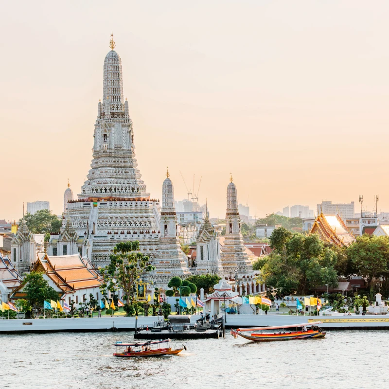 نمایی از واکینگ استریت پاتایا در شب