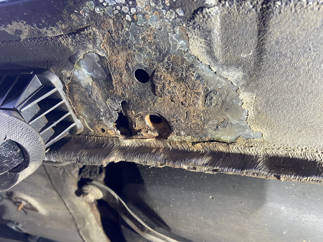 859E1CA7-C0D8-4D4A-A9A7-CD8CFA95D900