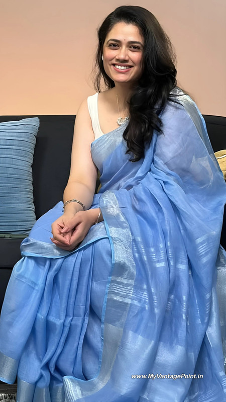 7-Girija-Oak-Godbole-Photos-in-Blue-Saree-and-White-Blouse-in-Lallantop-Interview-My-Vantage-Point