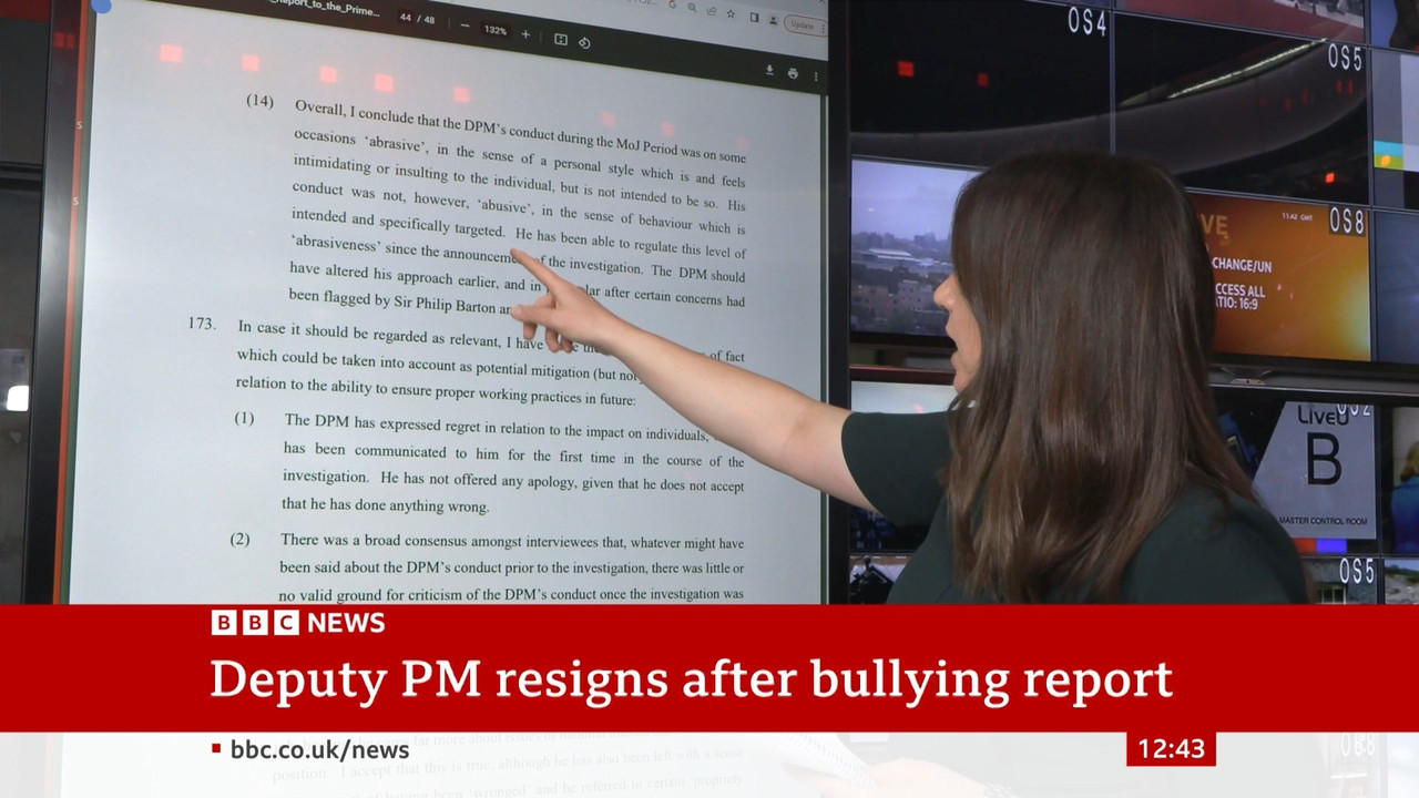 04.21 - 12.00.00 - BBC News. The latest news from the BBC. [S]..ts_snapshot_00.44.28.611