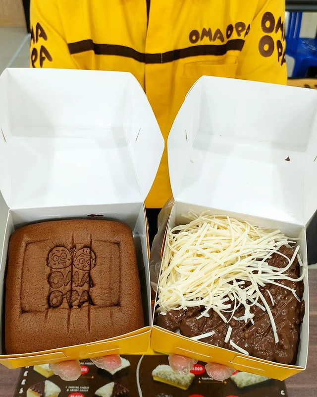 Oma Opa Cakery, salah satu tempat belanja oleh-oleh di Jogja yang dekat tempat wisata dan tempat sewa motor.