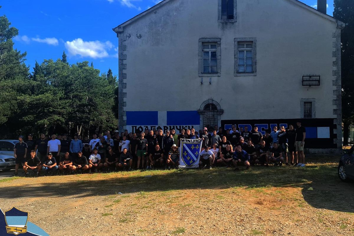 9C26A1B4-1AD3-422F-A377-6B79FFCED6E3