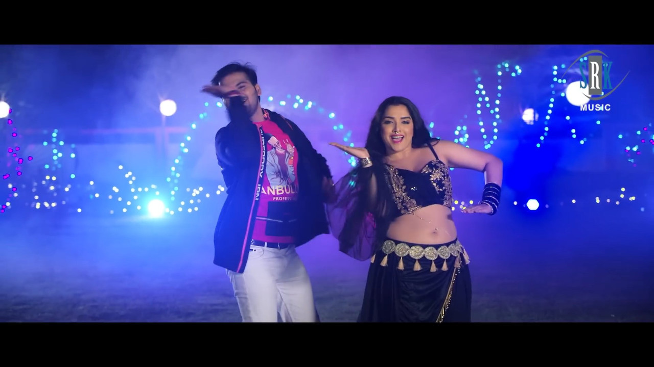 [Image: Aamrapali-Dubey-Hot-New-Song-from-Kathar...56-987.jpg]