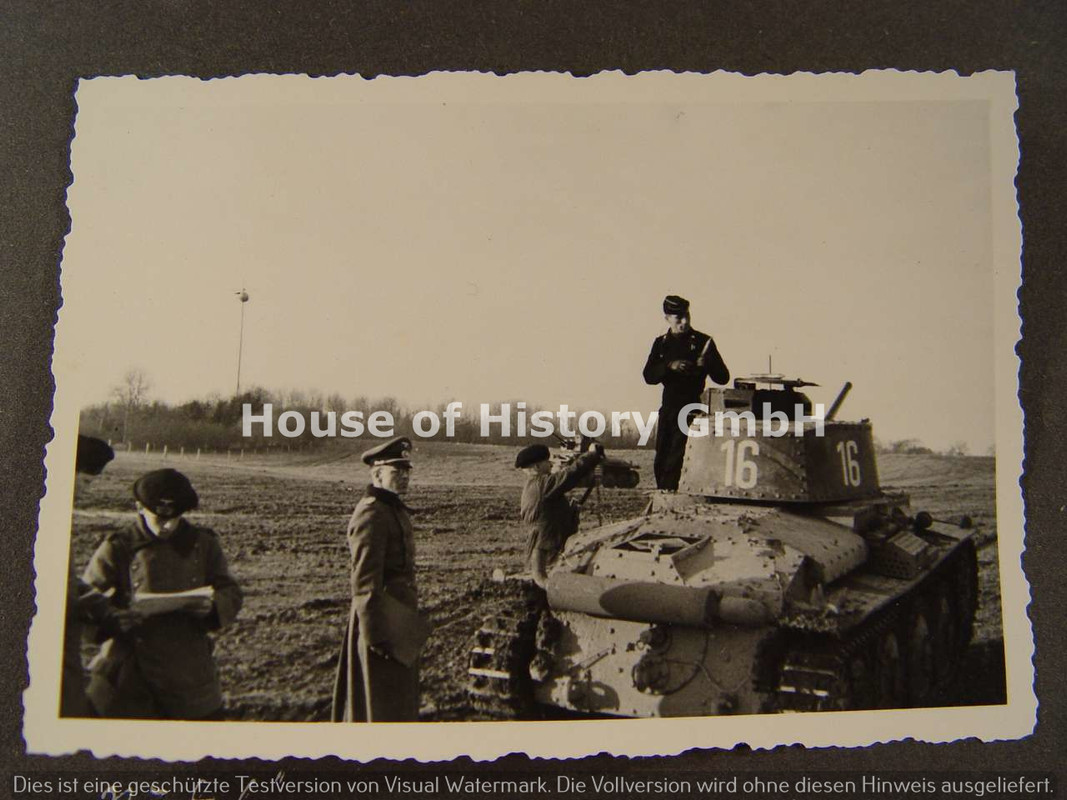 FOTOALBUM eines Angehörigen der Kraftfahr Ersatzabteilung 12 und später im 1.Panzer Regiment 21, Ein