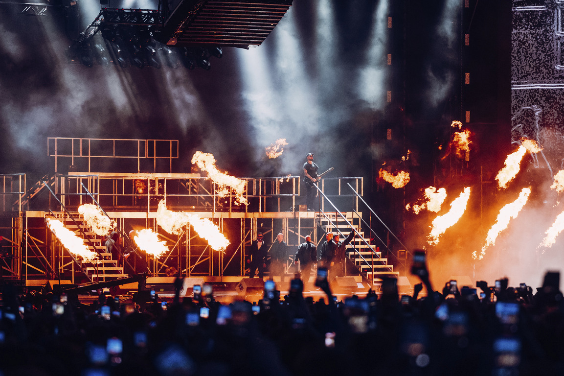 imgonline-com-ua-resize-LO69y-Hal8dfo