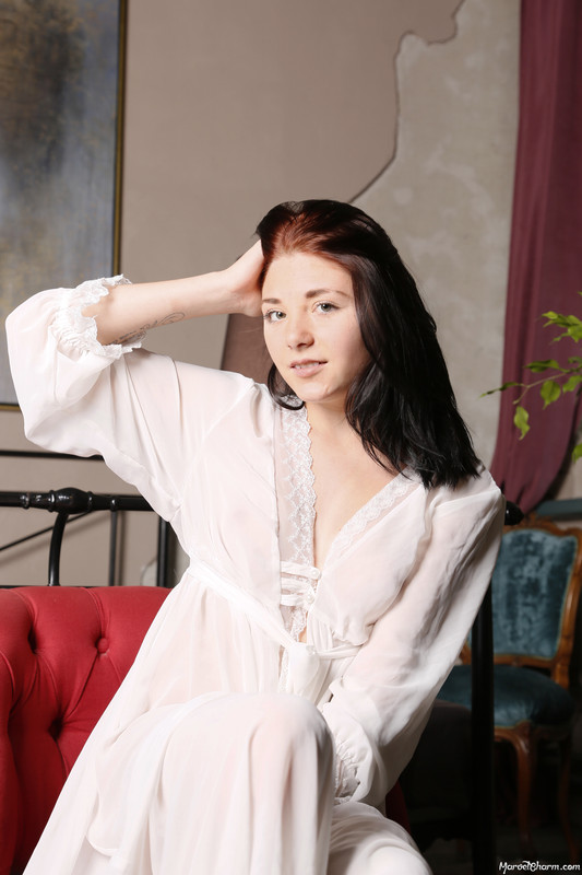 MarvelCharm_Valensia-Charmer-001