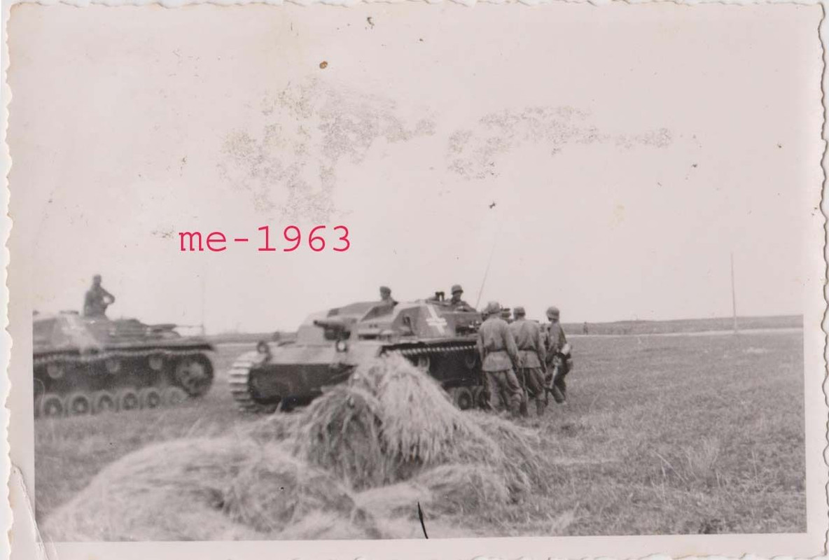 Sturmgeschütz III mit großem Balkenkreuz