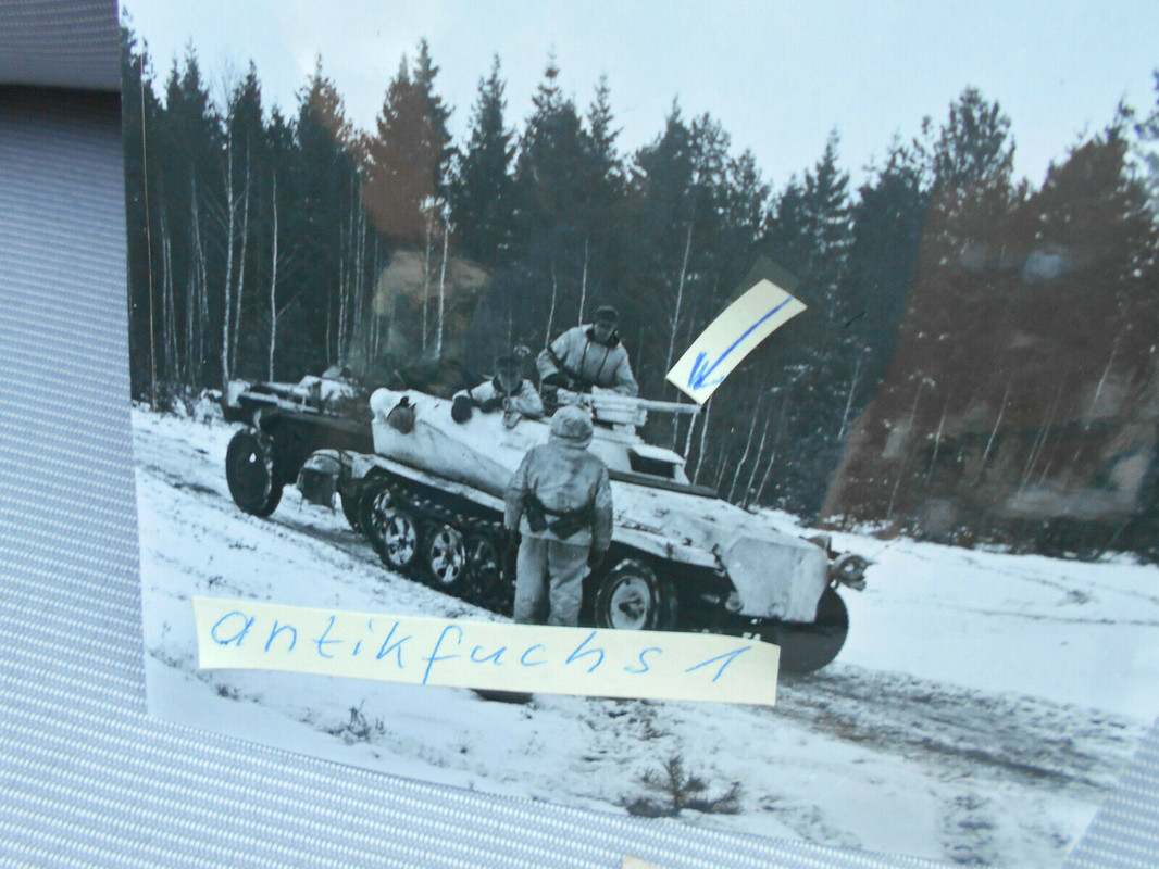 Schützen-Panzer mit aufgebauter Pak im Kurland-Kessel 1944-45_2