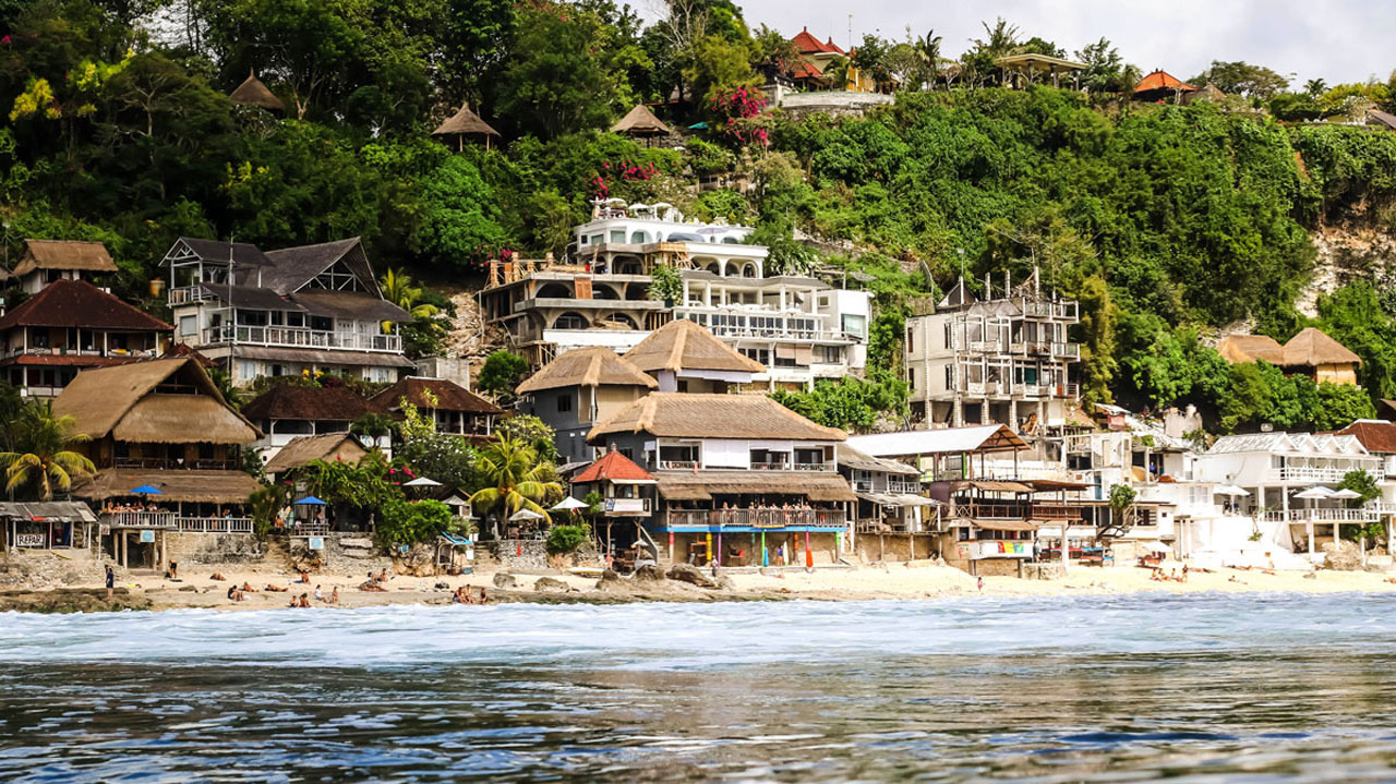 Pantai Bingin Bali, Destinasi Rahasia yang Wajib Masuk Daftar Liburanmu