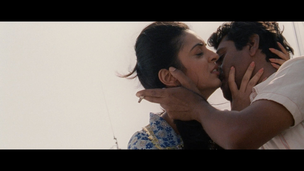 Miss.Lovely.2012.1080p.NF.mkv_snapshot_04.02_[2021.07.14_11.02.55]