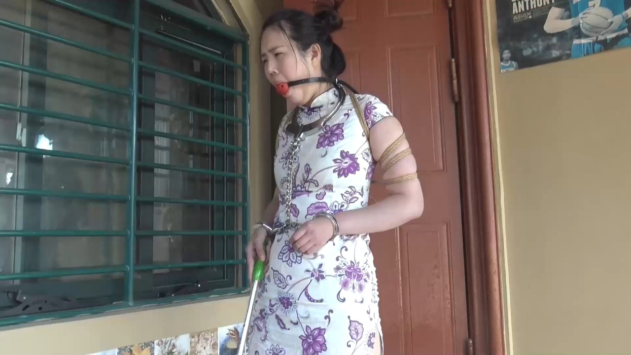 胜景影视 押解拘束做家务.mp4_20211210_090905.633