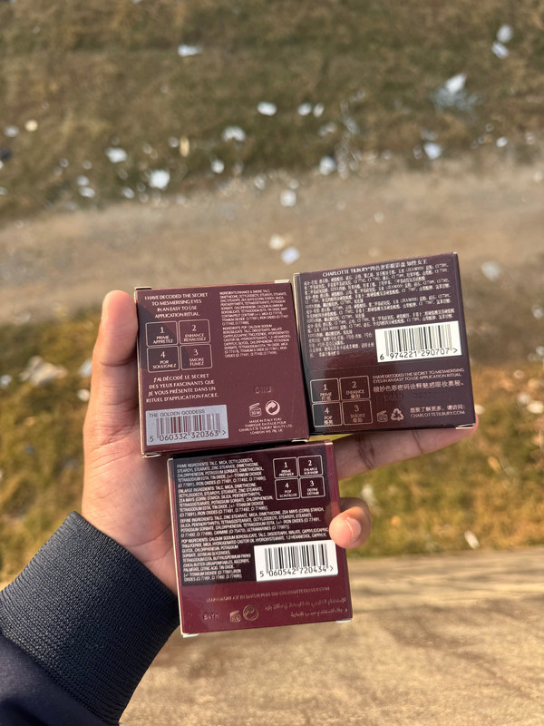 Charlotte Tilbury Luxury Eye palettes buy each - image 5