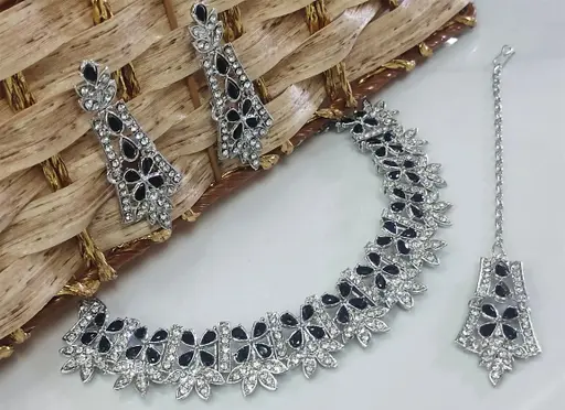Rhodium Plated Necklace Set With Black Color Kundan (A105)