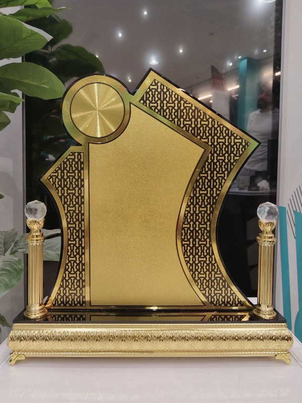 photo_5953884271208941167_y (1)