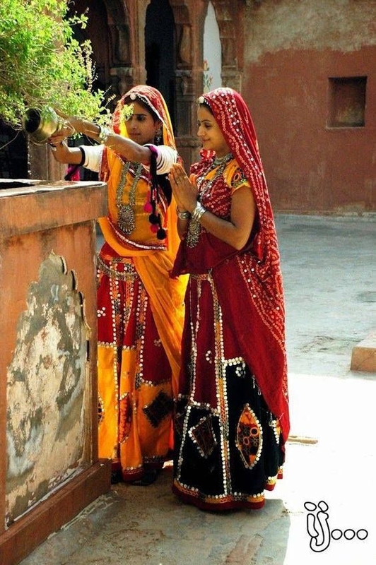 multindiangirls.jpg