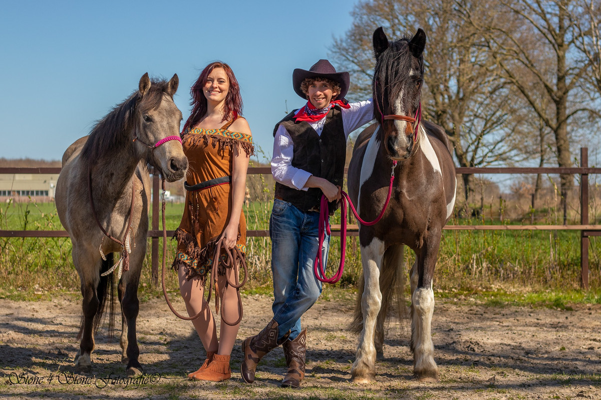 Yacintha den Braven help with horses show equiday