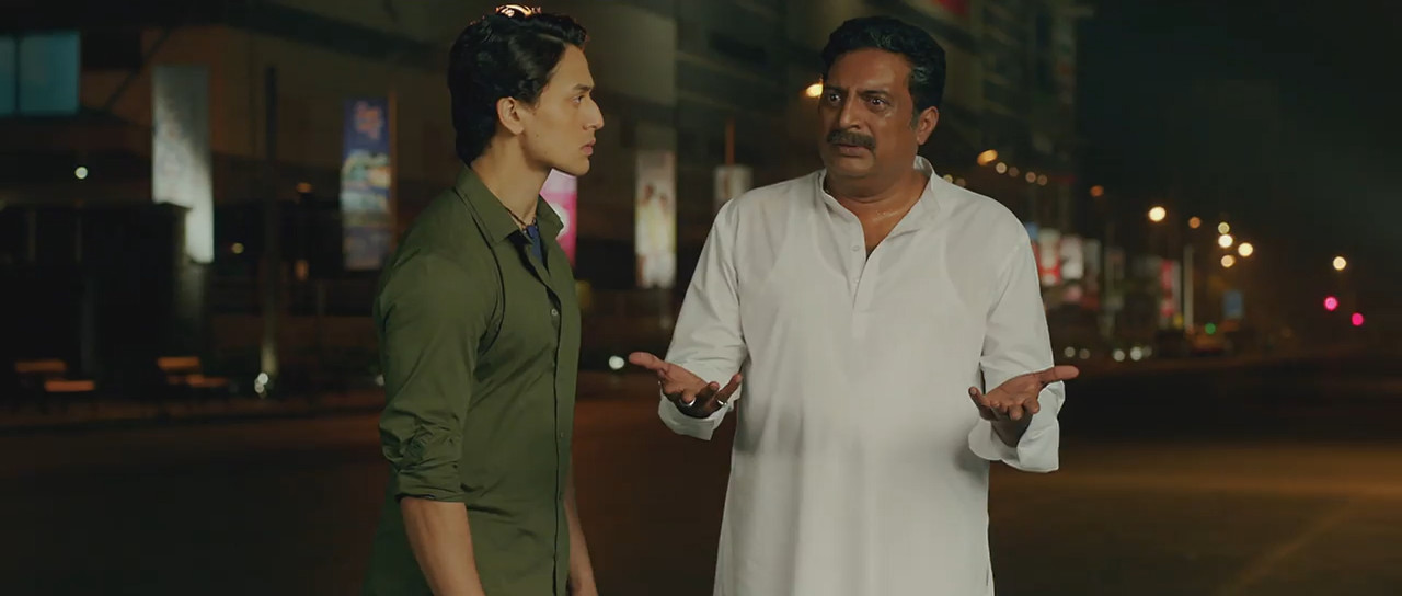 Heropanti 2014 WebRip [Hindi] 480p 720p ESub Screenshot