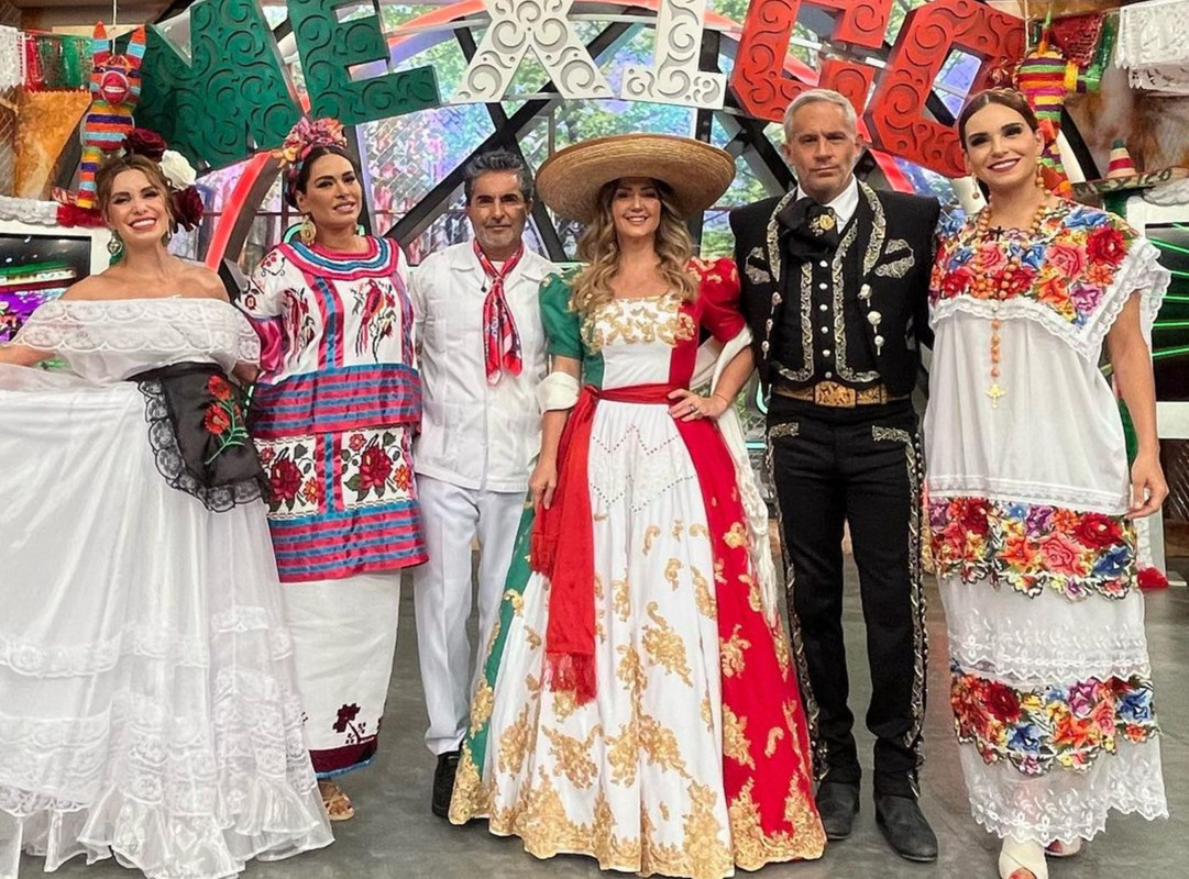 Conductoras de Hoy celebran la independencia con vestidas con estos trajes típicos